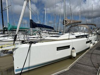 44' Jeanneau 2019 Yacht For Sale